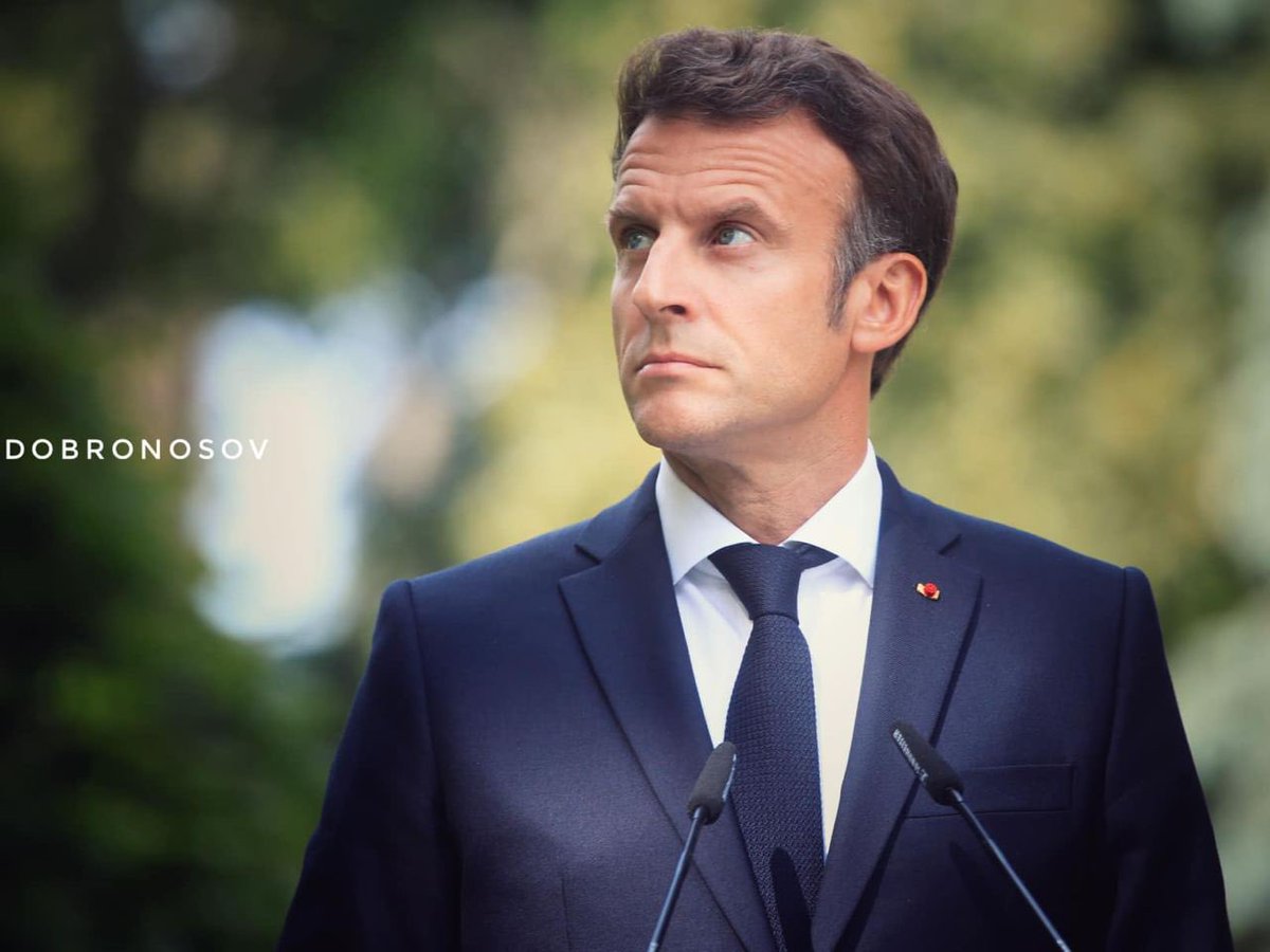nexta_tv's tweet photo. During today's meeting, Zelenskyy and #EU leaders heard a rumble in the sky

The reaction of Zelenskyy, Macron and Scholz - in the photo

 📷Yan Dobronosov https://t.co/SpixoAAG7d