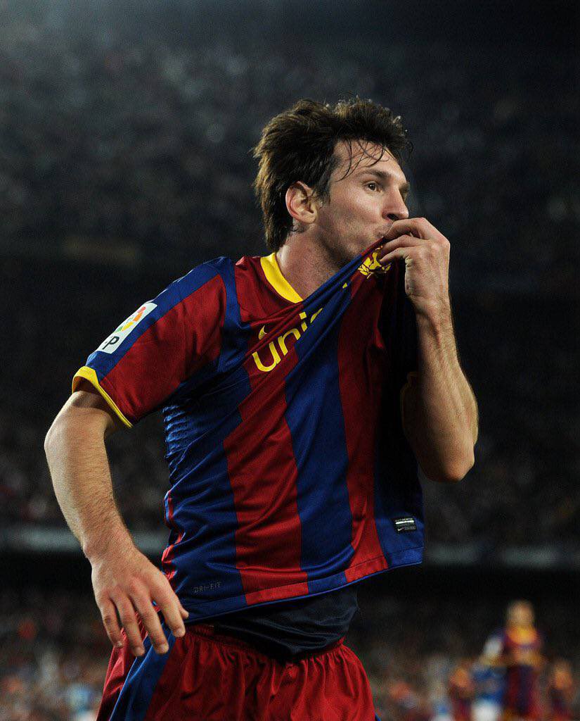 HAPPY BIRTHDAY LIONEL MESSI THE GREATEST OF ALL TIMEEEEEEE  