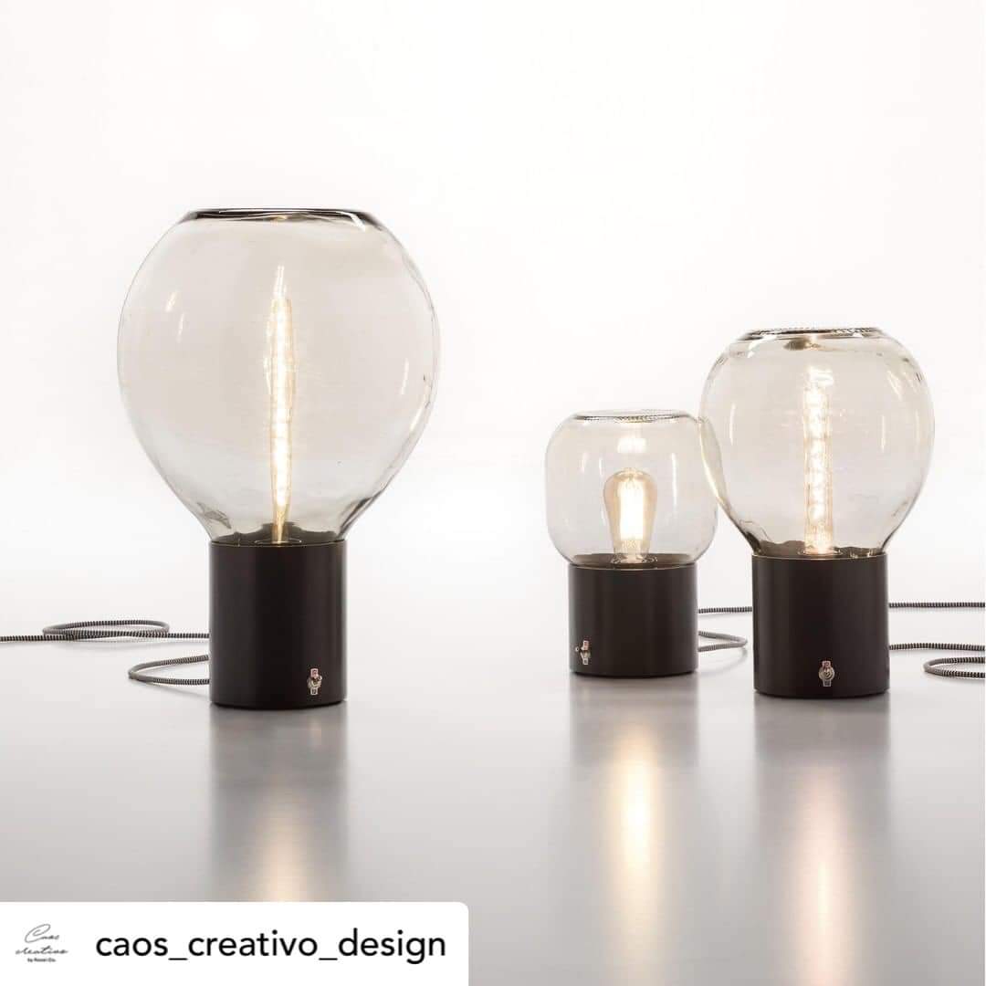 CaroniaCiccio's tweet photo. DIVINA lamp @caos_creativo_design by @rossiandco_
Lampada da tavolo o da terra con base in metallo verniciato antracite, diffusore in vetro e interruttore vintage. Disponibile in tre misure.
#light #lamp #design #italiandesign #madeinitaly #designlamp #handmade #interiordesign https://t.co/7NcGjELzvq