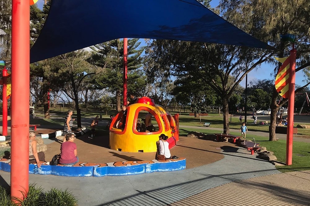 Kurrawa All Abilities Playground (QLD, 4218) offers fun for everyone!
There’s a climbing net, large slides built into hills, sandcastle zones, and more. bit.ly/3M1n38J 

📸 @mustdogoldcoast