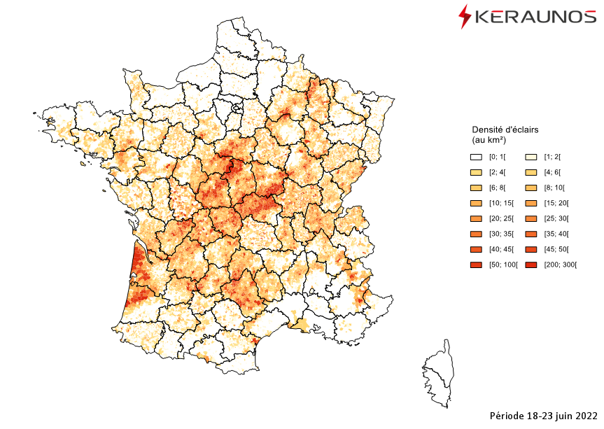 #Orages - Au niveau de la densité de foudroiement (données Blitzortung), les régions centrales de la France ressortent particulièrement sur cette période 18-23 juin, en se prolongeant jusqu'à l'#Aquitaine.
Synthèse : 