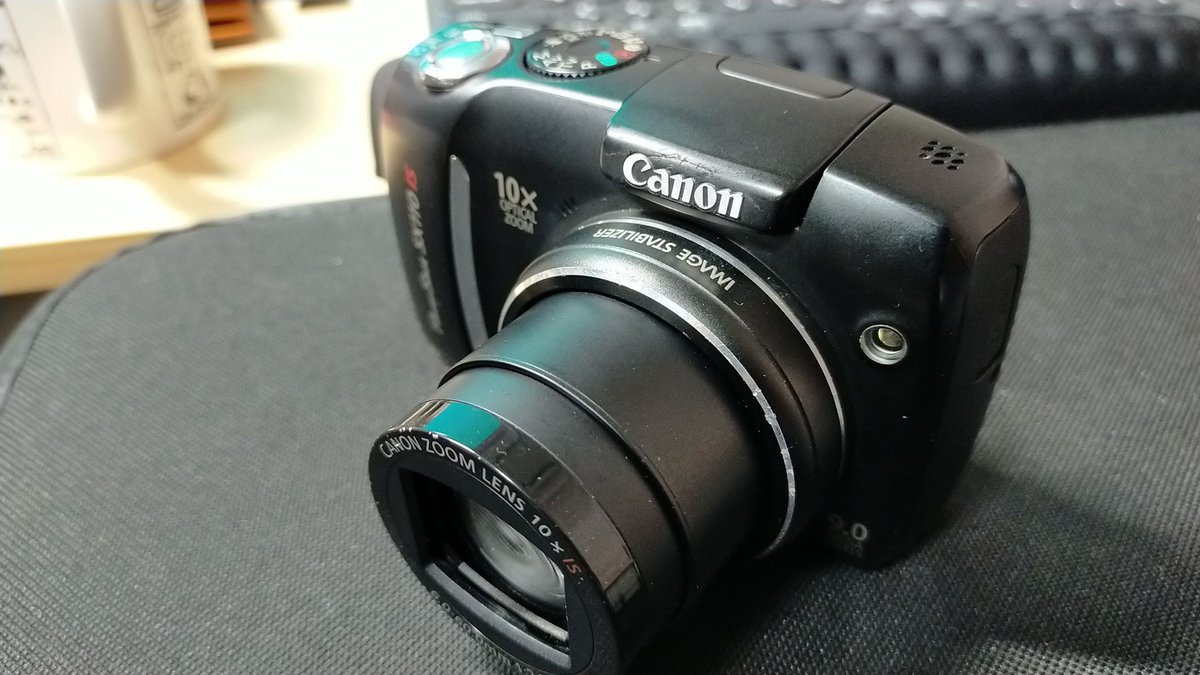 vision_cam_ac's tweet photo. ヤフオクでオモチャを仕入れた。乾電池で駆動するコンデジだが、モード設定が一眼並にある。会心のショットも妙に安っぽく撮れる。いくら失敗ショット量産しても怖くないサイコーのトイカメラ。
#PowerShot SX110 IS
#キヤノン https://t.co/LOzEDB9EHT