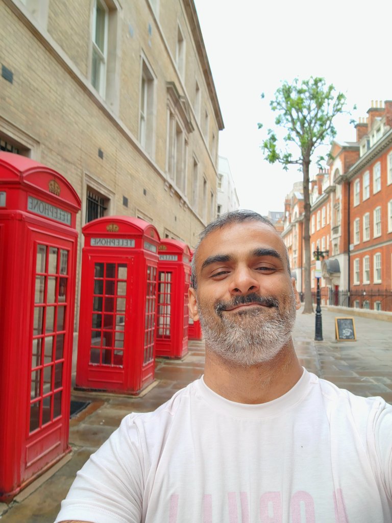 AddictiveHC's tweet image. 39 today..Happy Birthday  to Me I guess🥳🥳🥳