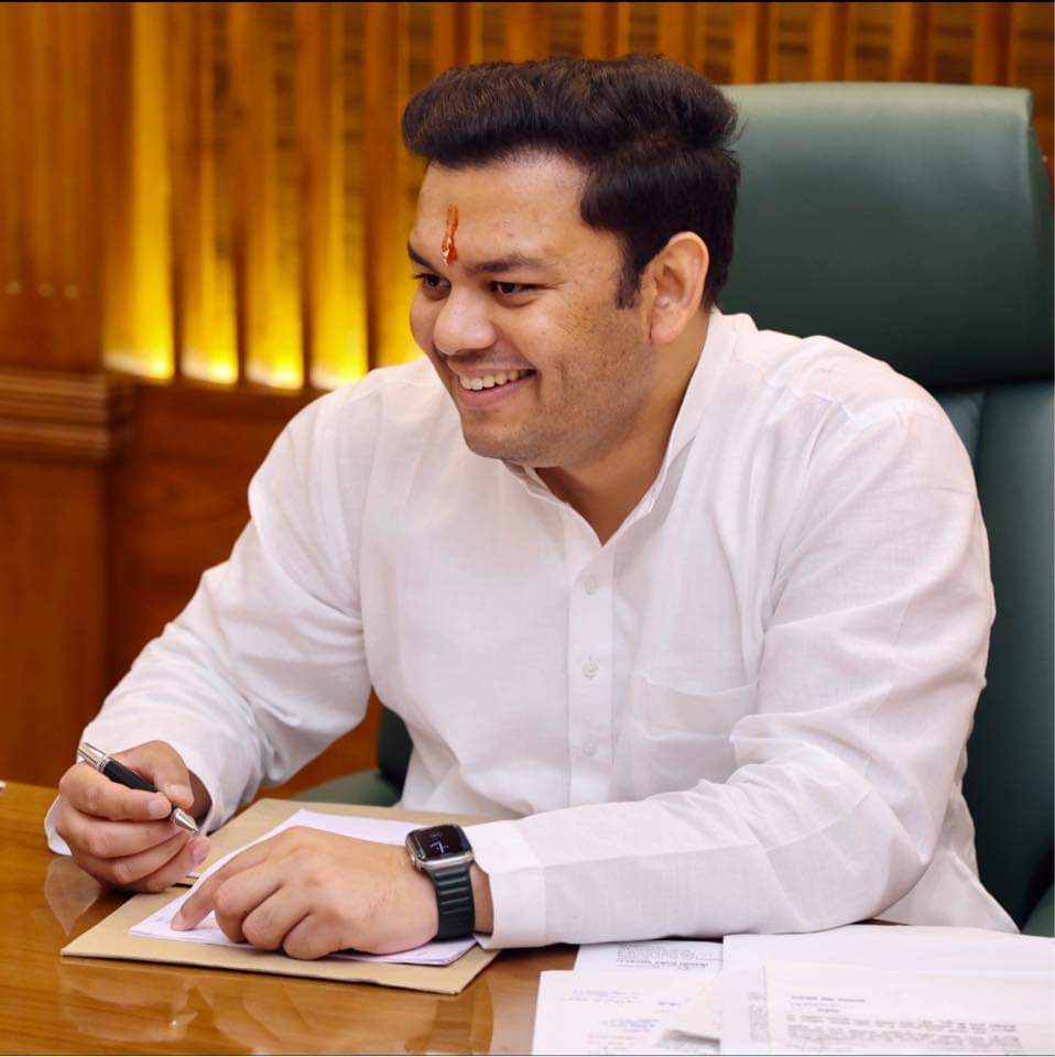 आरक्षण और सामाजिक न्याय के सबसे सशक्त हस्ताक्षर स्वर्गीय कल्याण सिंह बाबू जी के सुपौत्र और बेसिक शिक्षा मंत्री आदरणीय <a href="/thisissanjubjp/">Sandeep Singh</a> जी आपको जन्मदिन की हार्दिक शुभकामनाएं 1
 पूर्ण विश्वास है कि जल्द ही आप #6800 दलित पिछड़े चयनितों को नियुक्ति प्रदान करते हुए उन्हें न्याय देंगे
