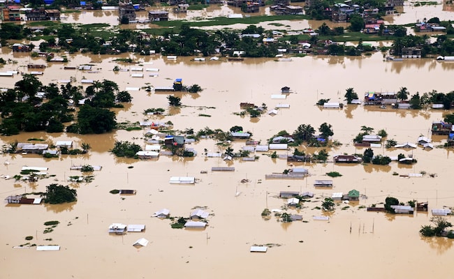 ndtvfeed's tweet photo. 7 More Dead In Assam Floods, Worst-Hit Silchar Town Situation Still Grim https://t.co/llDTUuWkeJ https://t.co/oKnqklCiSe