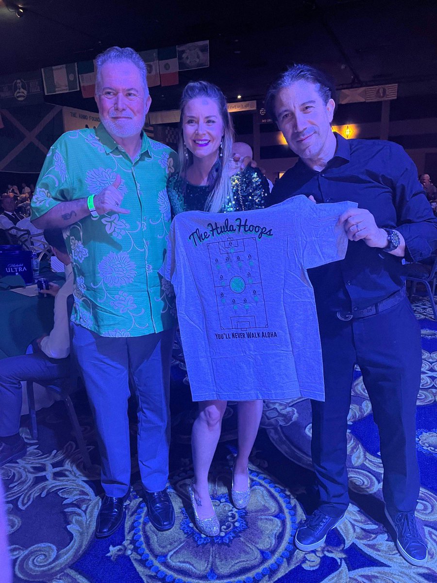 <a href="/OfficialGianni/">Gianni Capaldi</a> <a href="/NAFCSC/">The NA Fed of CSC’s</a> Hope the t-shirt fit! Tell <a href="/murdomacleod06/">Murdo Macleod</a> you met their friend from Hawaii