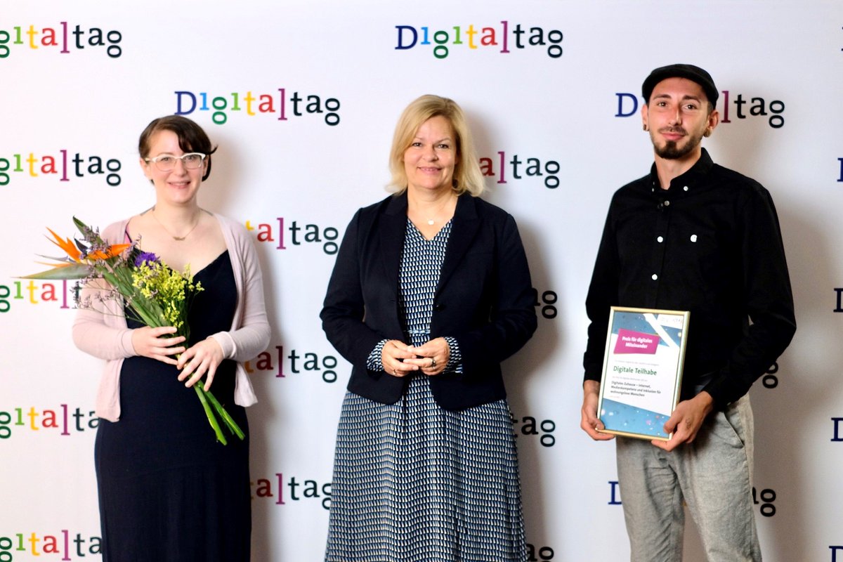DigitaltagDE's tweet image. ▶ Jetzt im Livestream des #Digitaltags: Die ausgezeichneten Projekte des Preises für digitales Miteinander @BerlinSozial @Senf_koeln stellen sich vor und tauschen sich mit Bundesministerin @NancyFaeser aus.
👉 Schaltet jetzt ein: digitaltag.eu