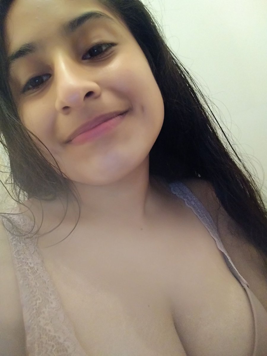 Aporte anonimo de segudor
Que le harían? 😈

#incest #incestohermana