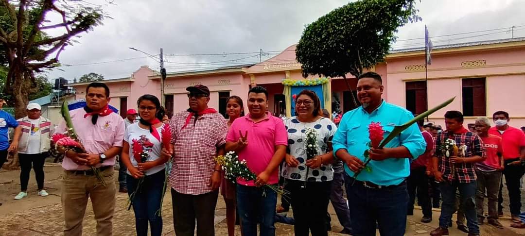 huella_sandinis's tweet photo. #UnidosEnVictorias En #Masatepe,
Masaya Conmemoraron el 8️⃣6️⃣ aniversario del Natalicio del Padre de la Revolución Popular Sandinista Carlos Fonseca Amador .
#Carlos86SeguimosVenciendo
@CaleroMariela @Atego16 @RDRFSLN_ https://t.co/p8ZaBPN8zw