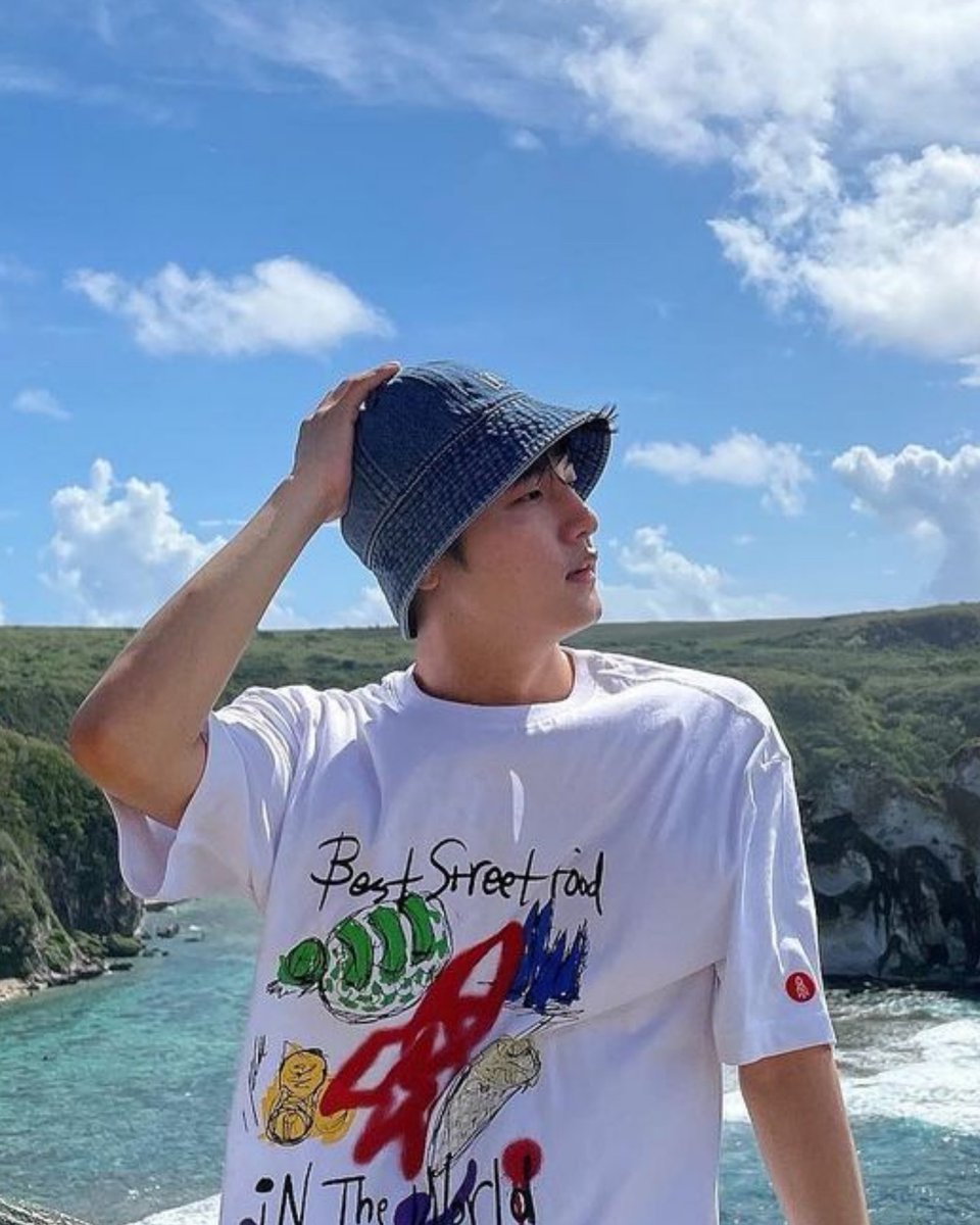 yena_mina's tweet photo. 신흔 여행❤️사이판섬
HONEYMOON❤️SAIPAN

 #YENA #최예나 #근친상간 #최성민 #SUNGMIN https://t.co/0Cbb5f9ykt