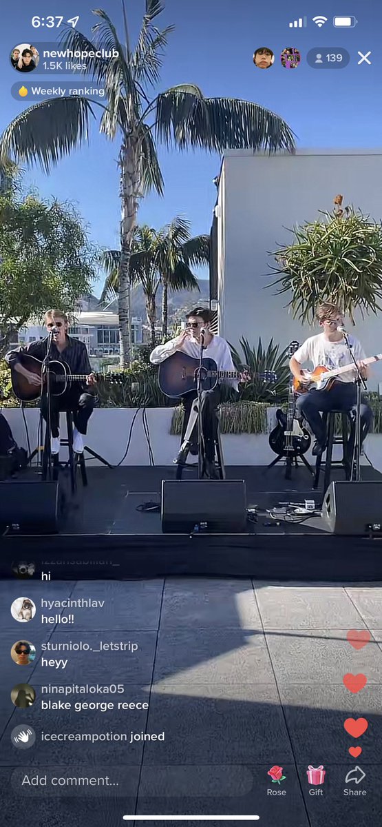 bibbyfulreece's tweet photo. Loved this livestream! 💛💛💛 #livefromLA @NewHopeClub @NewHopeReece @NewHopeBlake @NewHopeGeorge 👏🇺🇸 https://t.co/xeXtD56Btg