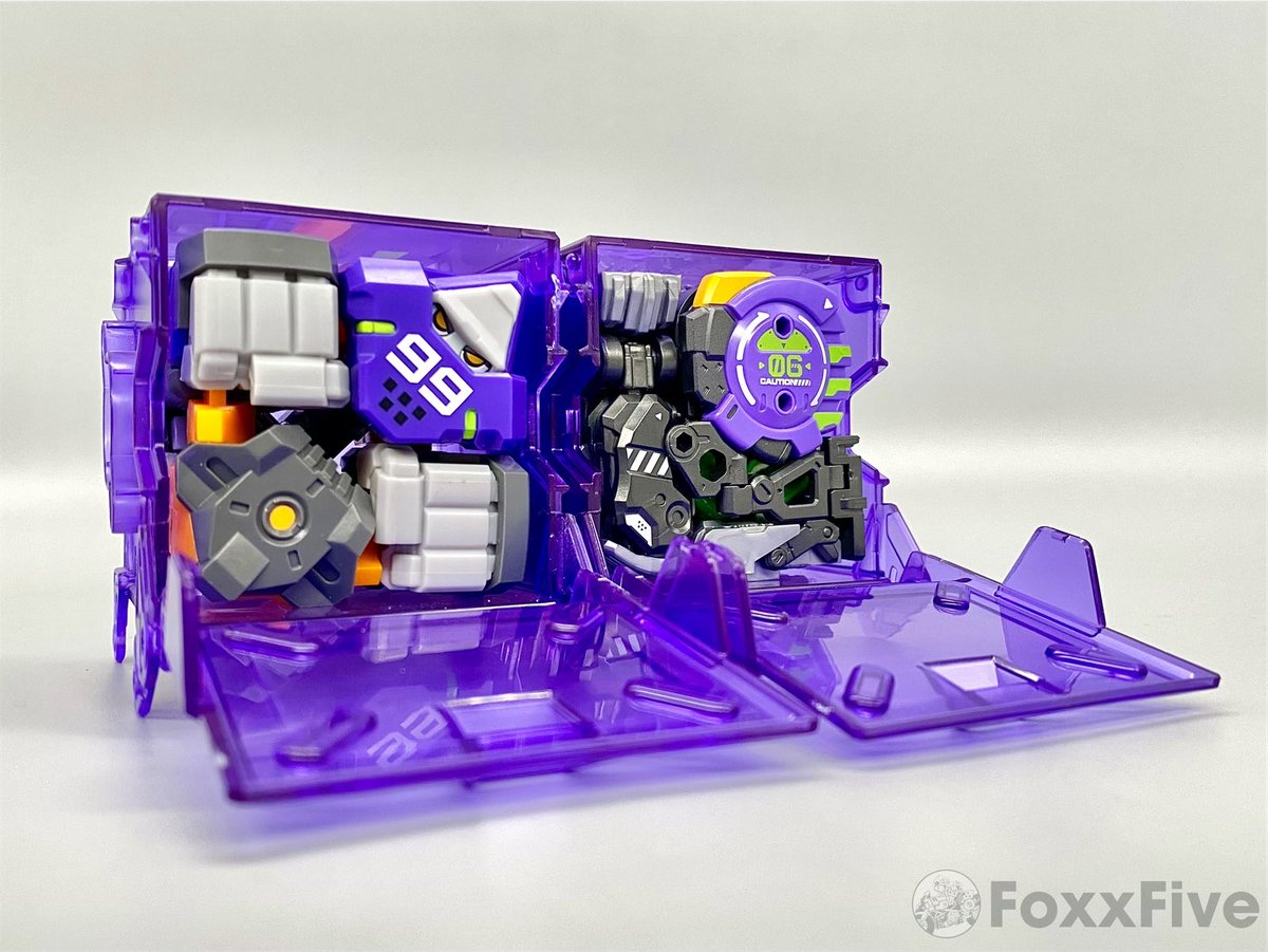 foxracingfive's tweet photo. Eva units? @52ToysBeastBox @52TOYSJP @s250_MKII #52toys #beastbox #desktoys #ビーストボックス #jojo #acidghost #evangelion #初号機 https://t.co/Xx617ASkB4
