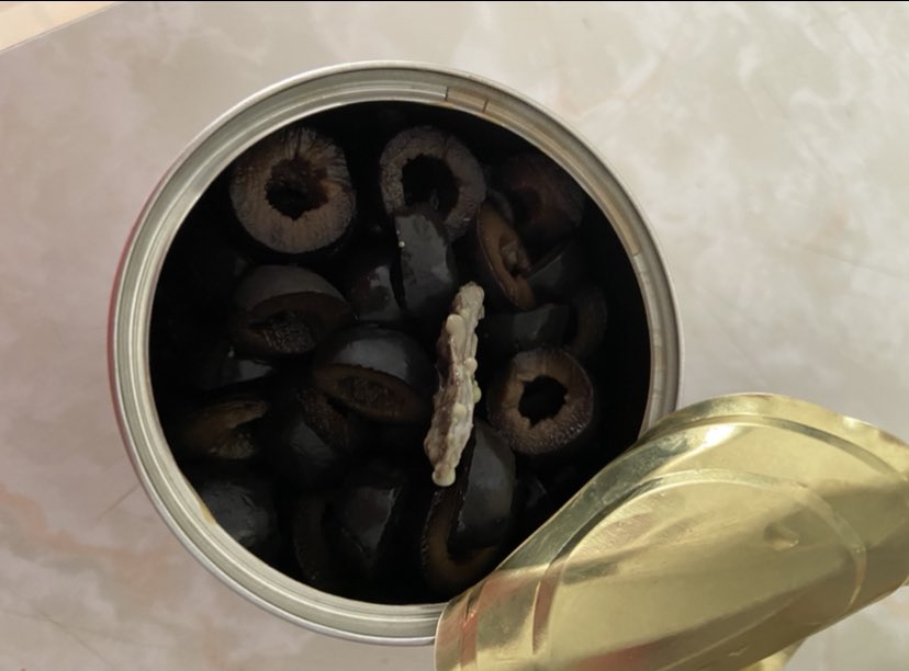 carpex3diem19's tweet image. Hey .@ShopMarketSt. What is this inside of the olives I opened this evening? I am incredibly grossed out and am worried about opening the other cans in my pantry. 🤢
#SignatureSelect .@Albertsons .@UnitedWestTexas #UnitedSupermarkets
