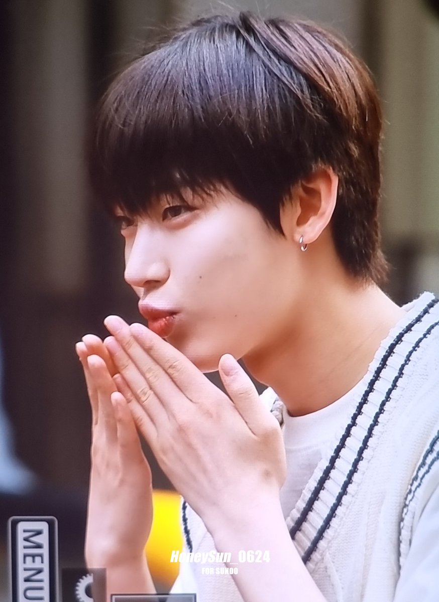 erin 🌿 tweet media