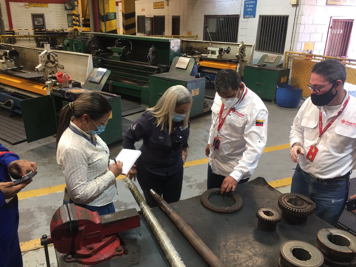 viceedutrabajo2's tweet photo. La clase obrera de @PequivenAMC sigue con su fuerza e inventiva, para la recuperación productiva del país, donde fabrican piezas metal mecánicas y el @viceedutrabajo2 busca en articulación la certificación a través de las Universidades Nacionales y Politécnicas Territoriales https://t.co/5AjFifVEKF
