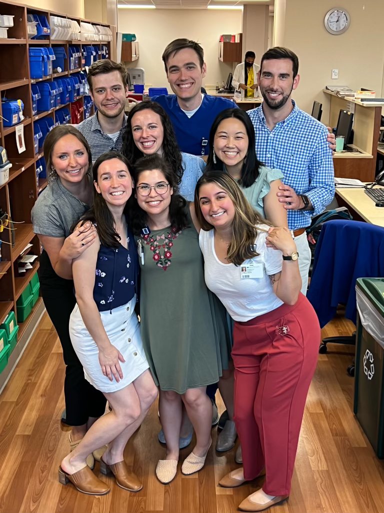 BaptistMemRxRes's tweet photo. ⭐️⭐️ PGY1 is ✅ for these amazing residents !! ⭐️⭐️   
Excited to watch them go on &amp; do big things but we are definitely going to miss them !!  Forever part of our Baptist pharm-ily 💙 
#TwitteRx #pharmRes https://t.co/H9cxtWqsgl