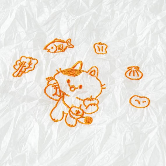 5秒でたためて瞬間コンパクト!

お買い物上手な猫さんが刺しゅうされた、くしゅくしゅ素材のエコバッグ🛒🥕🐟🍅
底まちが自由に広がって、ビールの6缶ケースがふたつも入るたっぷりサイズです。バッグ自体の重さは約60gで超軽量なのに、耐荷重はなんと8kg!

詳細はこちら⇒https://t.co/ez88FA4Aly 