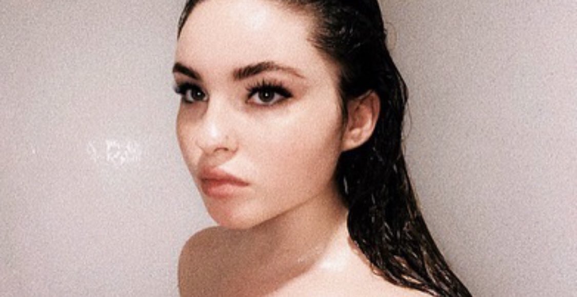 delusionalsiren's tweet photo. i kinda look awkward LMAO but im cute nonetheless, so it’s okay 😌 https://t.co/VMVIiFeTh1