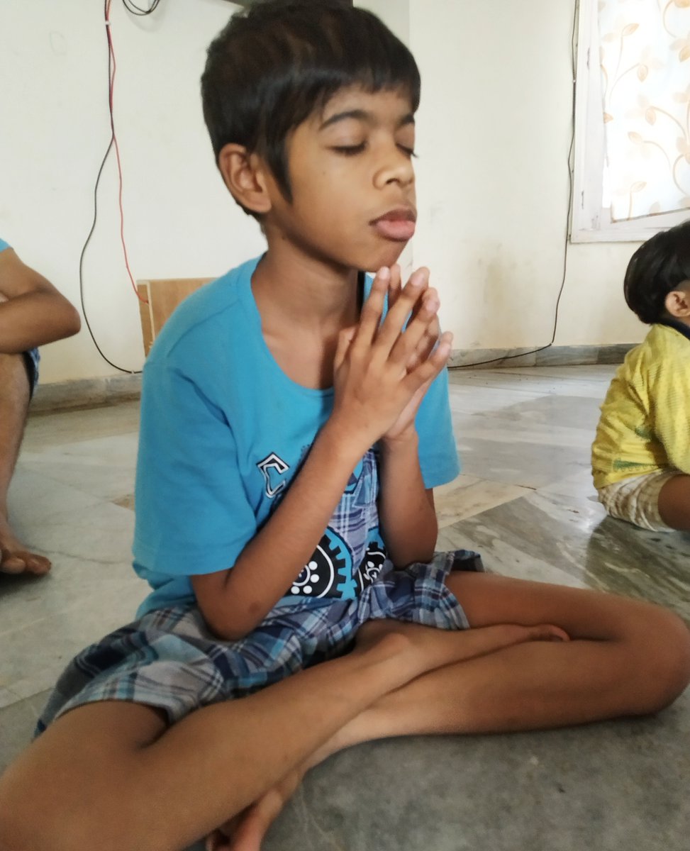 Onelifeloved's tweet photo. We love yoga games, yoga flashcards, and yoga-inspired dances to get our kids motivated. 
.
#yoga #yogaforkids #yogaisfun #yogaforhealing #yogaformentalhealth #meditation #healing #yogaforptsd https://t.co/pJZqK3P1H4