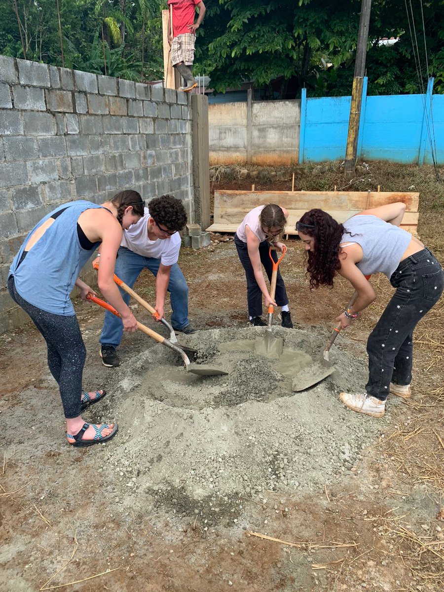 Camp_CostaRica's tweet photo. The #TeamCRU has spent the last days working on their service-learning project building the Send Center for the #Terraba community. They have also enjoyed some cultural activities. Good job! 🪚🌳💪
#CampEffect #DoSomethingAmazing
#PartneringWorldStrides
@CampsInt https://t.co/RMu33522Rn