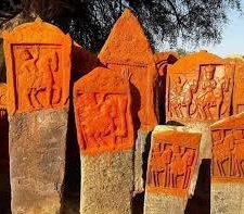 NathaliPutrRexx's tweet photo. @Indic_Vibhu There are many Unknown Legends who Faught &amp; Sacrificed to save the Motherland only to be forgotten by Time 

If you travel Gujarat, Kutch, Rajasthan you will find small small temples outside many villages with just a Stone Paliyas dedicated to them ~ only folklores remains https://t.co/DZRSuCqvhg