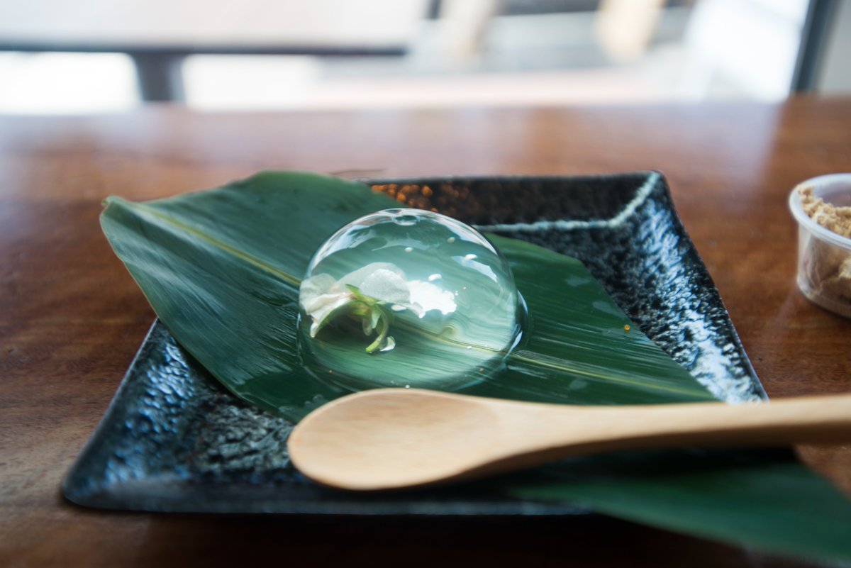 PopJapan2015's tweet photo. Raindrop Cake - Transparent Dessert (A type of Mochi or sweet and glutinous rice)
Photo by Ty Nigh from Wichita, KS, USA
#raindropcake #japanesefood
Licensed under Creative Commons Attribution 2.0 Generic https://t.co/HsoJ0dAaJ6