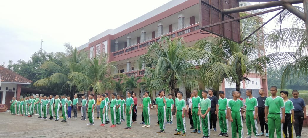 Penutupan  kegiatan classmeeting  pesantren Tahfizh daqulampung
