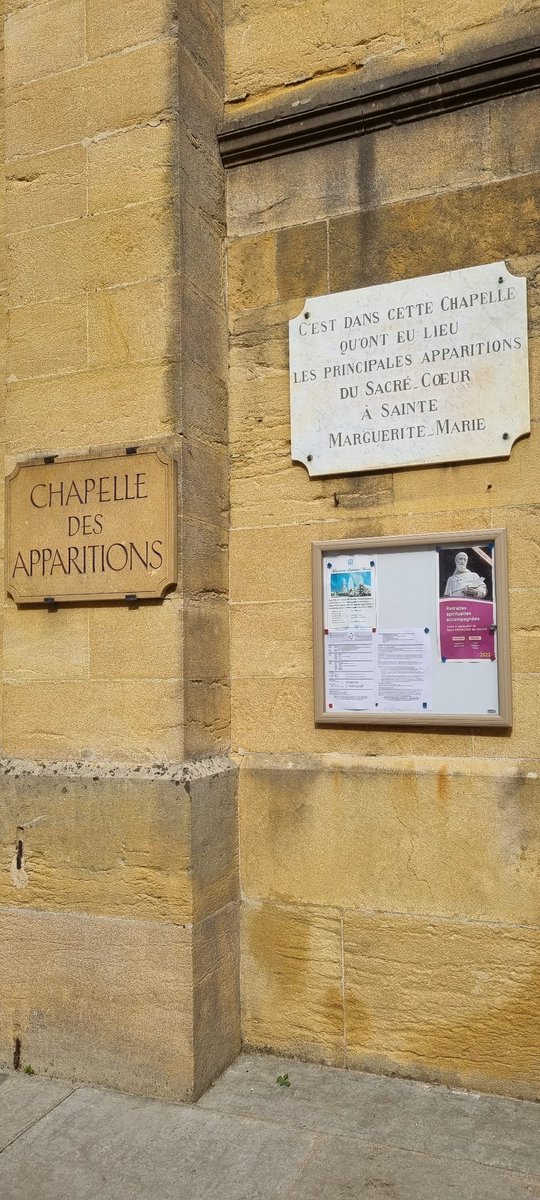 PA_MCO's tweet photo. 🔵 En ce lieu, Sainte Marguerite-Marie Alacoque reçut les Apparitions du Cœur de Jésus. 
❤️‍🔥 Jésus, j'ai confiance en 
Toi ❤️‍🔥
Joyeuse fête du Sacré Coeur❤️‍🔥
Chapelle des Apparitions - Chapelle de la Visitation
#SacreCoeur #24Juin #ParayLeMonial #France #Francia #SacreCoeurDeJesus https://t.co/n3aDl4zZzf