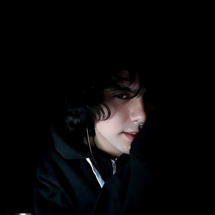 Krislucifier's tweet photo. Slaying my demons while looking good doing it.
#emoboy #emoboyhair #emoTwitter #gayTwitter #pridemonth #gay #gay16 https://t.co/u0h32hKc9w