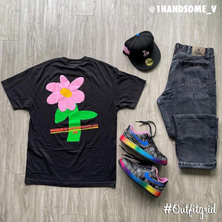 outfitgrid's tweet photo. Today's top #outfitgrid is by @1handsome_v.
▫️ #HeyMikiwar x #TheMagPark #Cap
▫️ #JoeFreshGoods x #MCAChicago #Tee
▫️ #Vintage #Wrangler #Denim 
▫️ #Hollister #Peacoat
▫️ #Nike x #BusyP #EdBanger #AF1 https://t.co/eqmjcpQgcT