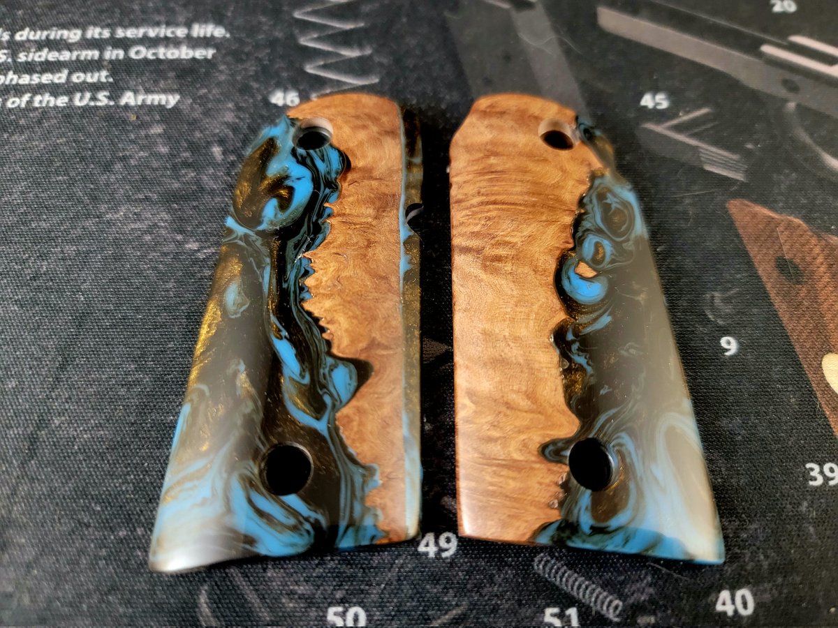 JasonDSpurgeon's tweet photo. I just finished up these Kimber Micro 9 grips today. They are made from Big Leaf Maple &amp; blue &amp; bronze resin with grey G10 liners. #GunsSaveLives #KimberMicro9 #CustomGunGrips #CustomPistolGrips https://t.co/xMIcNx2SDr