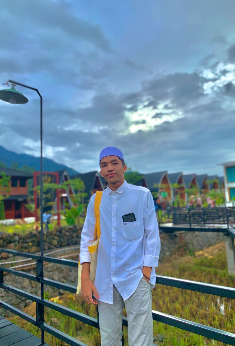 aqiliskandr's tweet photo. Luka yg membuatmu kembali menemukan dirimu, kembali menemukan rabb-mu..

Percayalah kelak akan menjadi luka yg sangat kamu syukuri.
Jika harus mengulang hidup, mungkin kmu akan tetap memilih jalan yg sama.
Karena terkadang hal-hal luar biasa harus diraih dari banyak pengorbanan. https://t.co/wD2pRZ7BfH