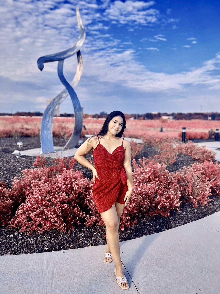 MDaniela1129's tweet photo. I HAVE THE MOST BEAUTIFUL SISTER EVER 🥺😍😍😍 https://t.co/mDAN8Mldwf