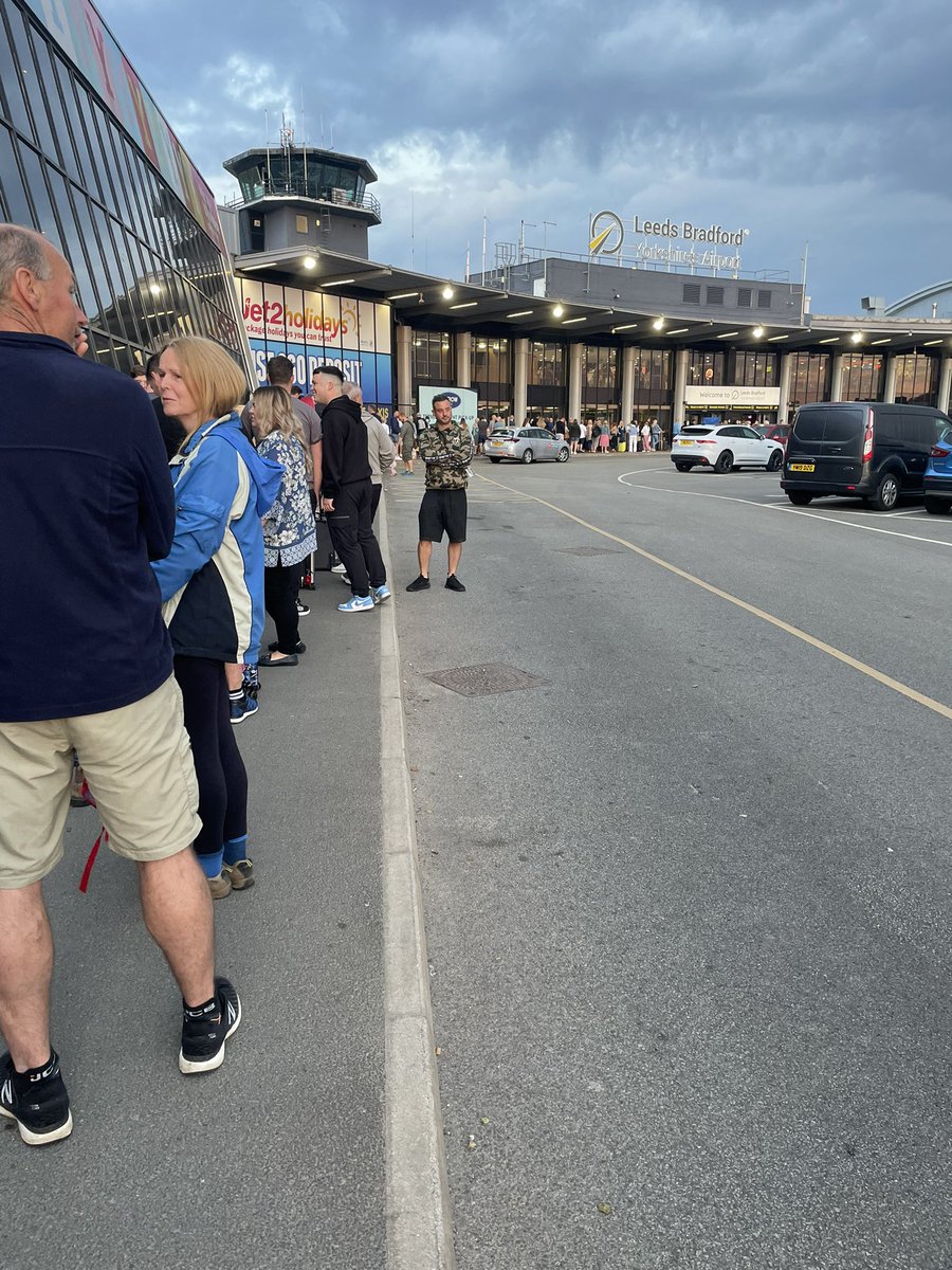 Tim29DBC's tweet photo. @LBIAirport good to see you are on top of things this morning! Queue only to car park, well done https://t.co/jlqVZRt4dp