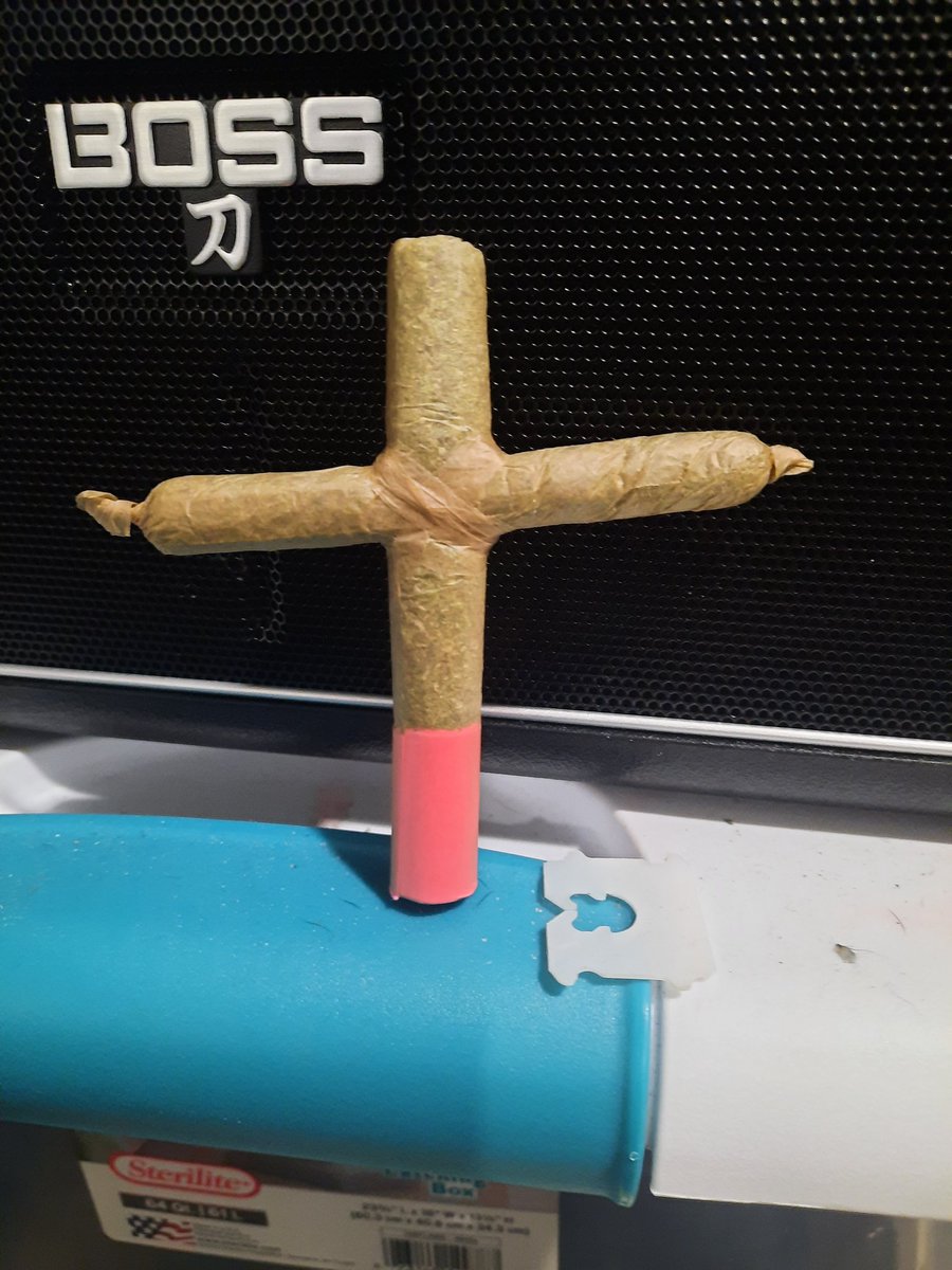 Stondridr's tweet photo. I have been a daily smoker of marijuana for quite some time to help with medical symptoms. Due to this I have spent the last 6 months working on a rolling technique that seems to produce very dependable quality joints and blunts of all shapes and sizes. Here are some examples. https://t.co/3BGb4FopmC