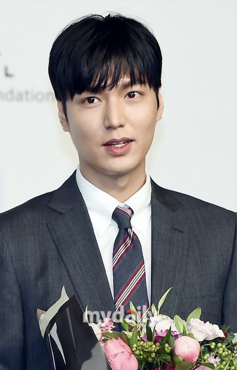 MinhoKKCh032822's tweet photo. Lee Min-ho's fan club donates 3.22 million won to low-income families to commemorate his birthday✨
                     ⬇️⬇️⬇️⬇️⬇️
 🔗https://t.co/6l8c9qgNzc https://t.co/cCJ4H0iluS
