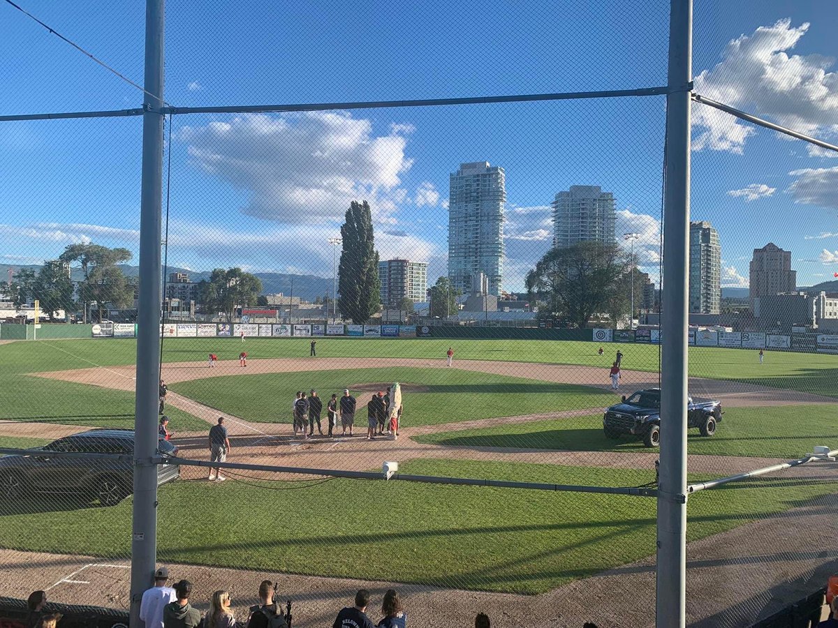 kpffacharsociet's tweet photo. Thanks to @KelownaToyota @KelownaPitaPit #freshslicepizza and #onestopconvenience for supporting our fun night at the ball park fundraiser. Thanks to @kelownafalcons baseball club for letting us take over the ballpark tonight!! https://t.co/551qQTItSN
