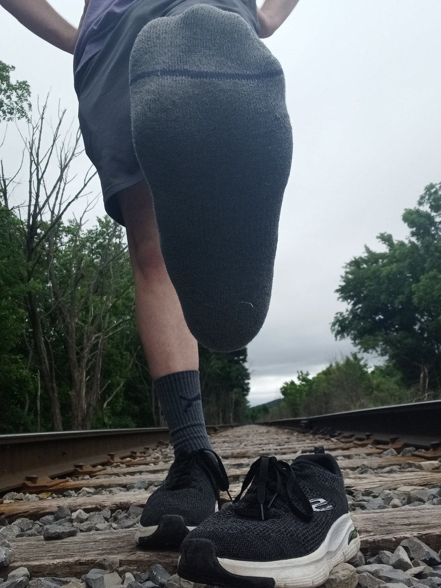 PayTheRealMan1's tweet photo. Went for a walk today, nice and hot and sweaty. Your gonna get down there right out where any one can see how patehtic you are offering me your cash to service my sexy young body.
#footmaster #feetworship #cashdom #cashmaster #malefeet #dombottom #domass #findom #alphamale https://t.co/MkfYjYBIbH