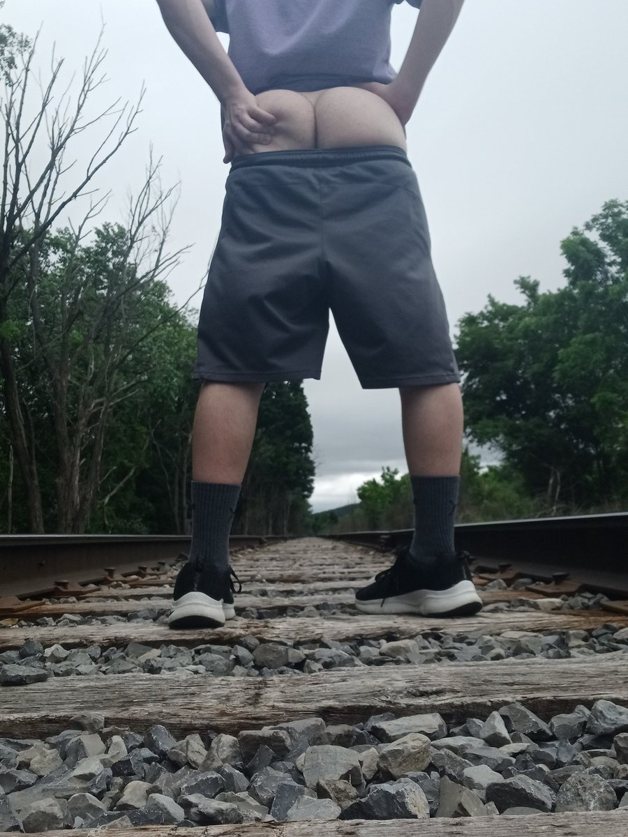 PayTheRealMan1's tweet photo. Went for a walk today, nice and hot and sweaty. Your gonna get down there right out where any one can see how patehtic you are offering me your cash to service my sexy young body.
#footmaster #feetworship #cashdom #cashmaster #malefeet #dombottom #domass #findom #alphamale https://t.co/MkfYjYBIbH