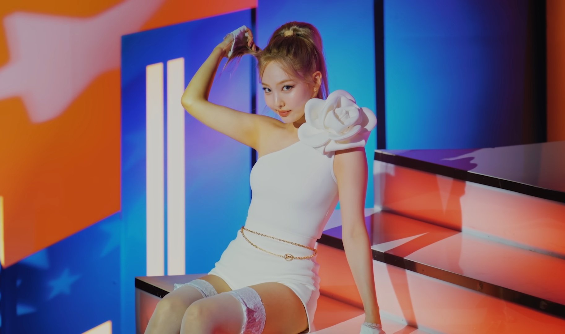 FV_WF1FakAAmfdb?format=jpg&name=large