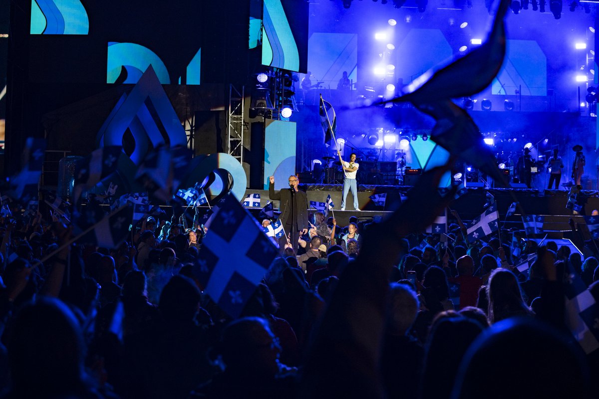 telequebec's tweet photo. Vous avez passé une belle soirée? 🤩
Merci d'avoir été des nôtres! Bonne Fête nationale!💙
#fetenationaleQC #fnqc https://t.co/J6dX1yGz9S
