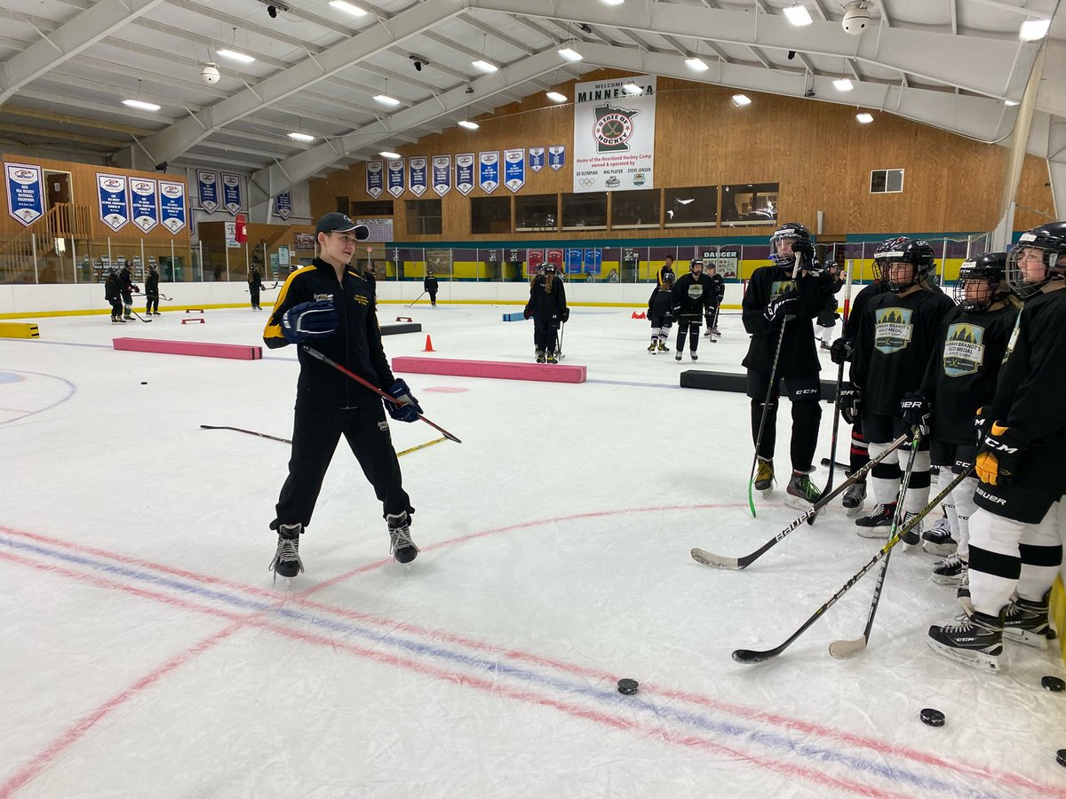 MilitelloPeyton's tweet photo. Getting it done @HeartlandHockey #jrcoach #jrhockeycoach #hockeylife #hockeycamp https://t.co/tw4x06XkUK