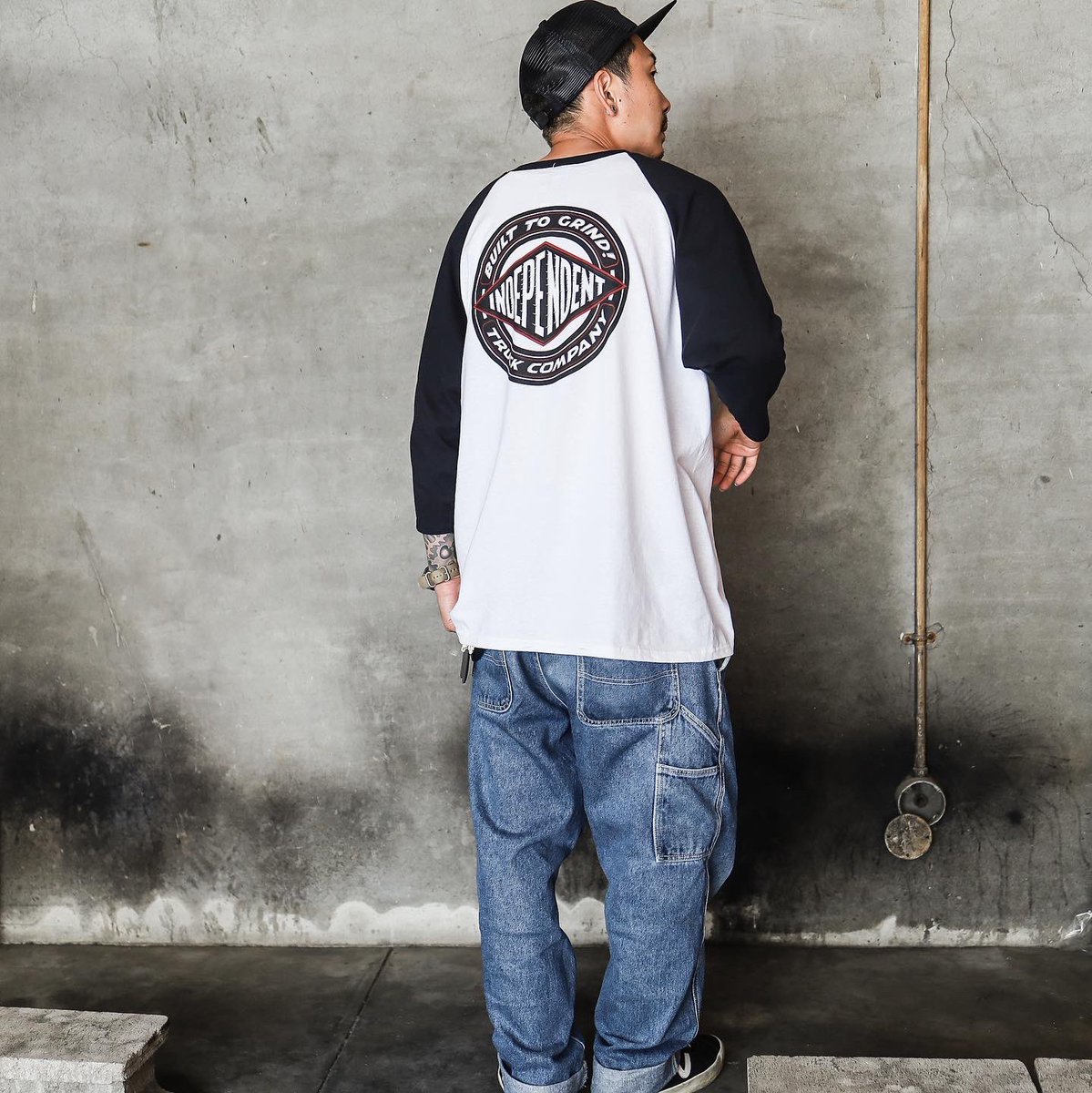 Feelin_osaka's tweet photo. 【INDEPENDENT】BTG SHEAR 3/4 RAGLAN TEE (WHITE/BLACK) XLサイズ
https://t.co/ESgfx7MHdF
バック、フロント共に存在のあるグラフィックが落とし込まれたラグランTEE。
テッパンの配色で着回しバツグンの1枚。
#independenttrucks #independent #インディペンデント #raglantee #feelinosaka https://t.co/1JzLVIVao5