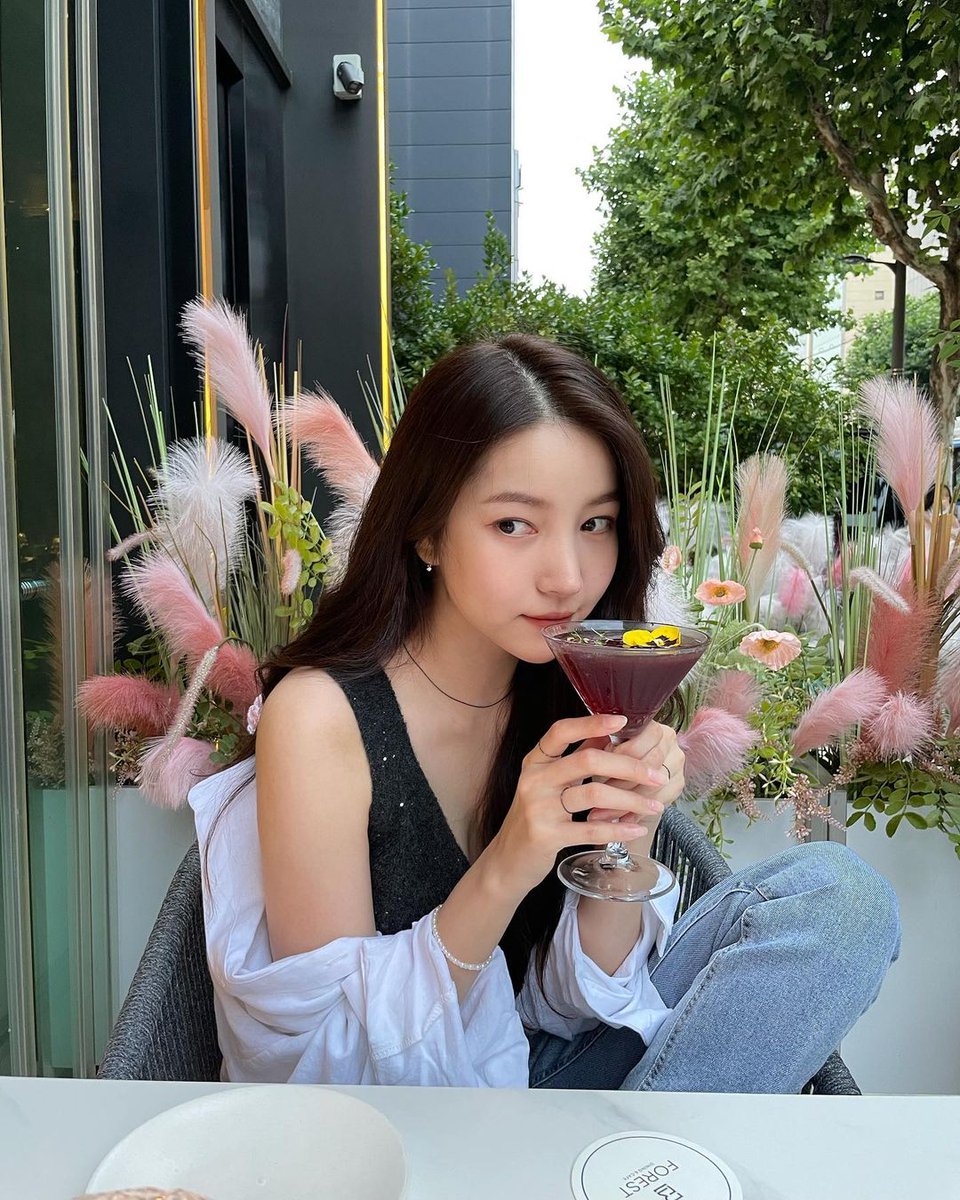 GFS_backup's tweet photo. [PIC] 220624 - Kim Sojeong (onedayxne) post

🦊💐🍸

🔗https://t.co/kp5HcUflpU

#여자친구 #GFRIEND #소원 #SOWON #김소정 #KIMSOJEONG https://t.co/xfL1RAOEwL