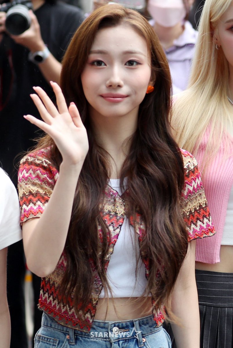 youngeunfile's tweet photo. 220624 music bank pre-recording

#서영은 #YOUNGEUN @official_kep1er https://t.co/xB78IgT8AM