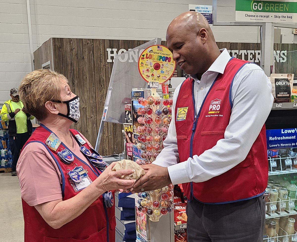 Ray10Ward's tweet photo. Always a great day when we get to walk with @DamonBennettR7.  Even had time to celebrate our top performing credit cashier. Deb has already helped over 500 customers know the value of having Lowe's Credit. #95strongR7 #D873Pride @AdamRichman381 @s_lauthers @JHoffmann2207 https://t.co/9tIb23ZO3O