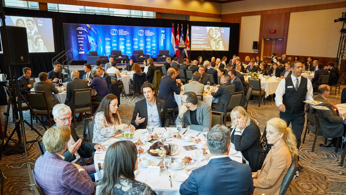 ccluxembourg's tweet photo. #LUinCANADA
🇨🇦🇱🇺 La délégation a assisté au déjeuner-causerie "Innovations en informatisation du secteur de la santé" organisé par le @corim_mcfr et animé par @AudeMotulsky avec les interventions de @FranzFayot, @aspex9, @CaroleBruckler et @JoanneGuay du @chumontreal⚕️. https://t.co/Wxiqo91WHD