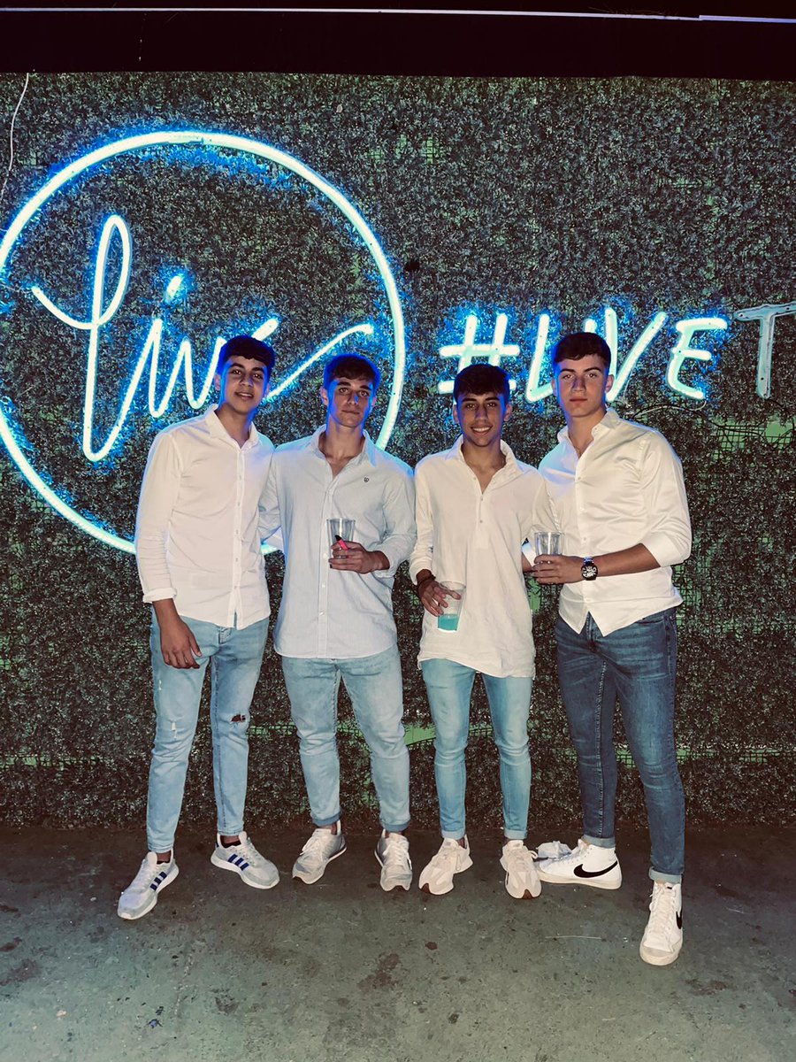 Los niños más guapos de <a href="/LivePuntaUmbria/">LIV Punta Umbría</a> ?