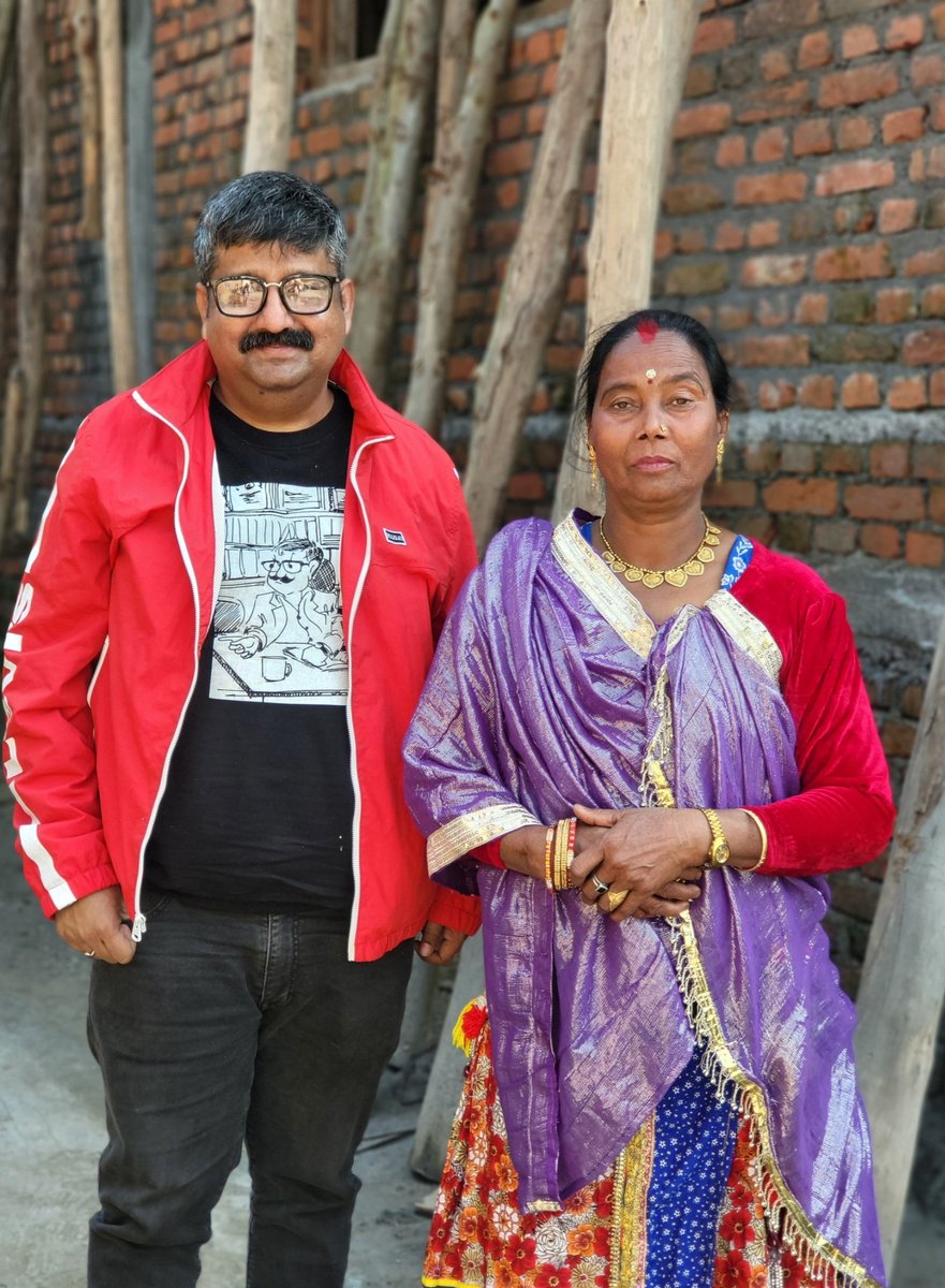 myvakil's tweet photo. @AshwiniVaishnaw : Sir, poor Tharu Tribals of District #LakhimpurKheri #UP are deprived of their right to communicate in the absence of mobile network which dosent exist in their villages bordering Nepal, forcing them use Nepali Sims, a security threat. Pls help them using #USOF. https://t.co/JSY2KvsCcA