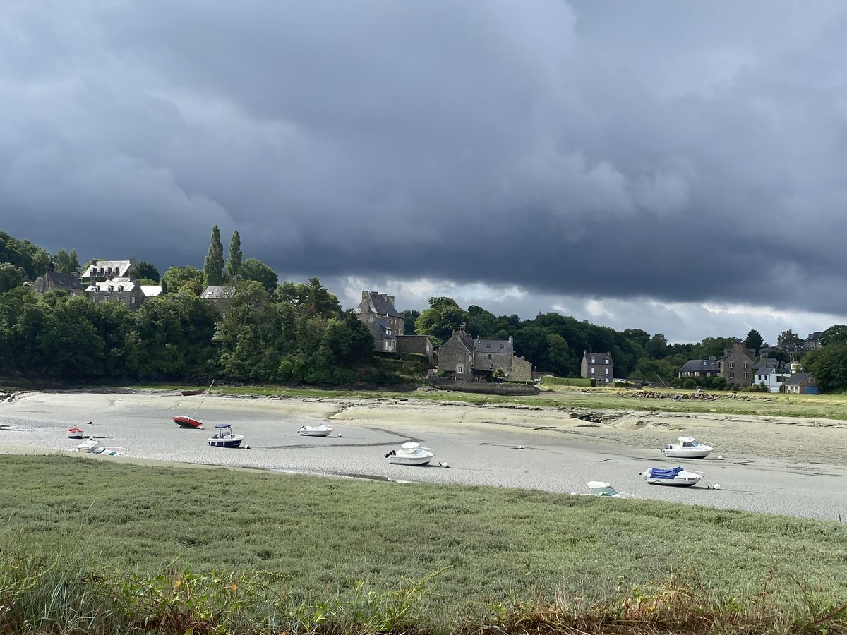 Dominiquepucini's tweet photo. « L’amour, c’est le soleil après la pluie, et la luxure, c’est l’orage après le soleil. » #Shakespeare
Port du #Guildo #Bretagne hier matin https://t.co/4pZ7r5csaV